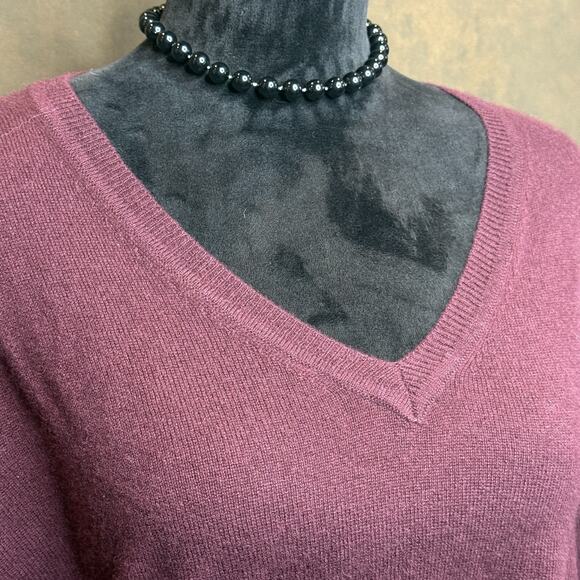 Quince 100% Cashmere V-Neck Sweater Burgundy Size XL – NWT (Flawed) - Picture 2 of 8